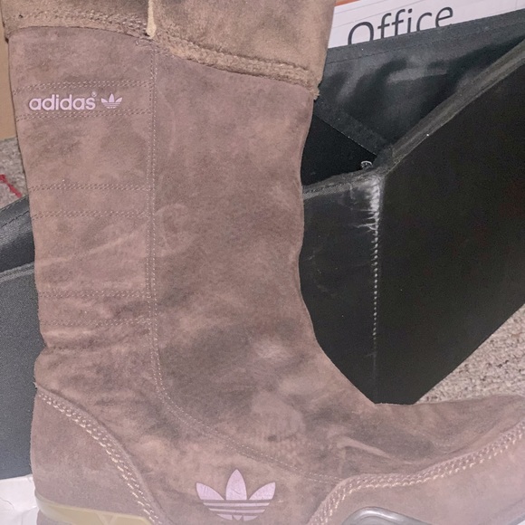 Adidas Boots size 9 - Picture 3 of 5